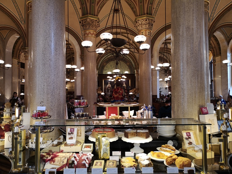 centralcafevie04 Vienna-Central Cafe我不在咖啡館 就在去咖啡館的路上 世界最美咖啡館之維也納中央咖啡館