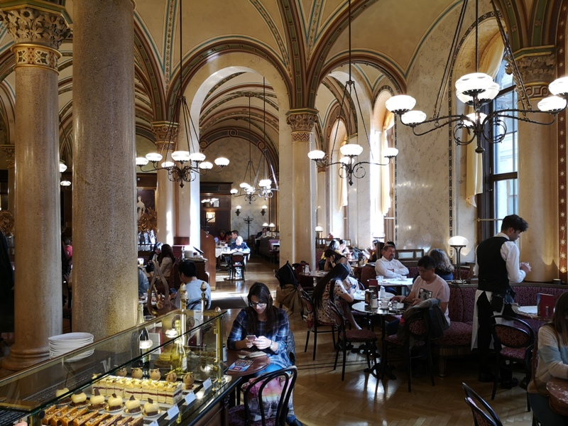 centralcafevie08 Vienna-Central Cafe我不在咖啡館 就在去咖啡館的路上 世界最美咖啡館之維也納中央咖啡館
