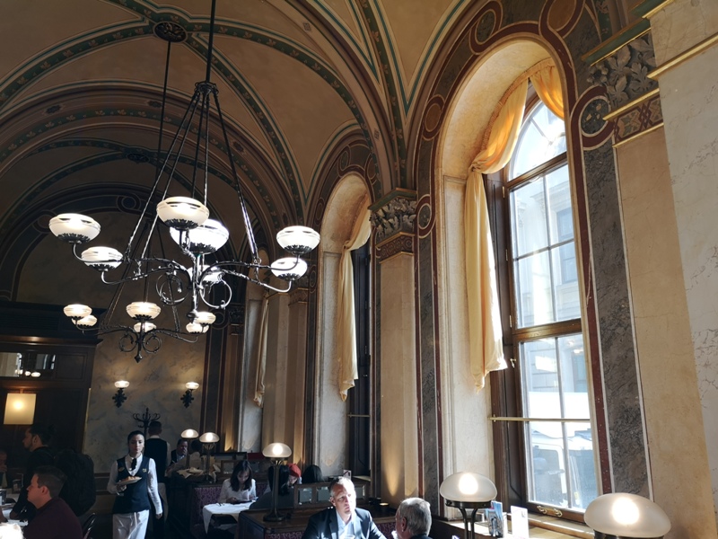 centralcafevie10 Vienna-Central Cafe我不在咖啡館 就在去咖啡館的路上 世界最美咖啡館之維也納中央咖啡館