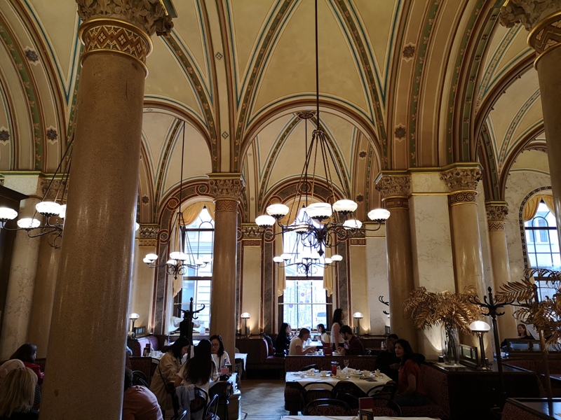 centralcafevie11 Vienna-Central Cafe我不在咖啡館 就在去咖啡館的路上 世界最美咖啡館之維也納中央咖啡館