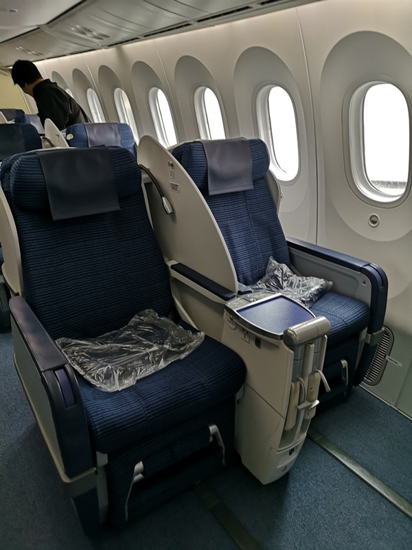 flyvie07 201909台北維也納 ANA787-9夢幻客機商務艙初體驗