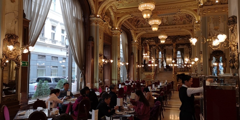 newyorkcafe05 Budapest-New York Cafe宮殿般奢華 世界最美咖啡館之布達佩斯紐約咖啡