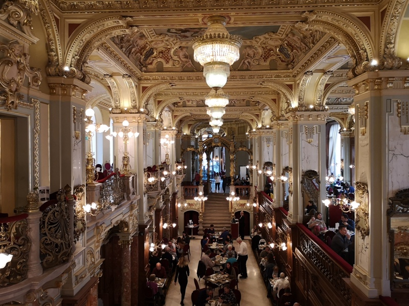 Budapest-New York Cafe宮殿般奢華 世界最美咖啡館之布達佩斯紐約咖啡