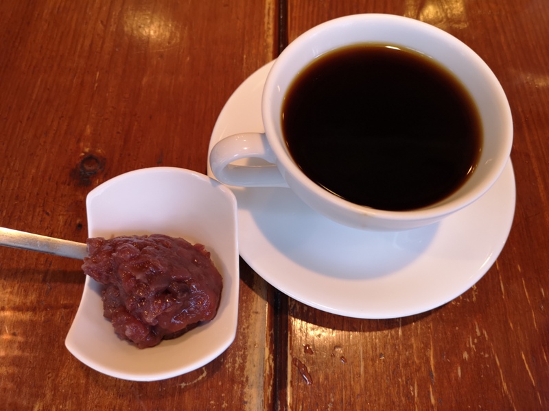 teracafe08 Daikanyama-代官山Tera Cafe幡旗彩虹風 和尚坐鎮另類風格咖啡館