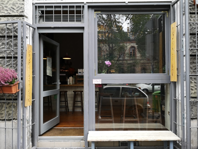 thegoatheader02 Budapest-布達佩斯The Goat Header咖啡館 小巷小弄的悠閒與爛漫