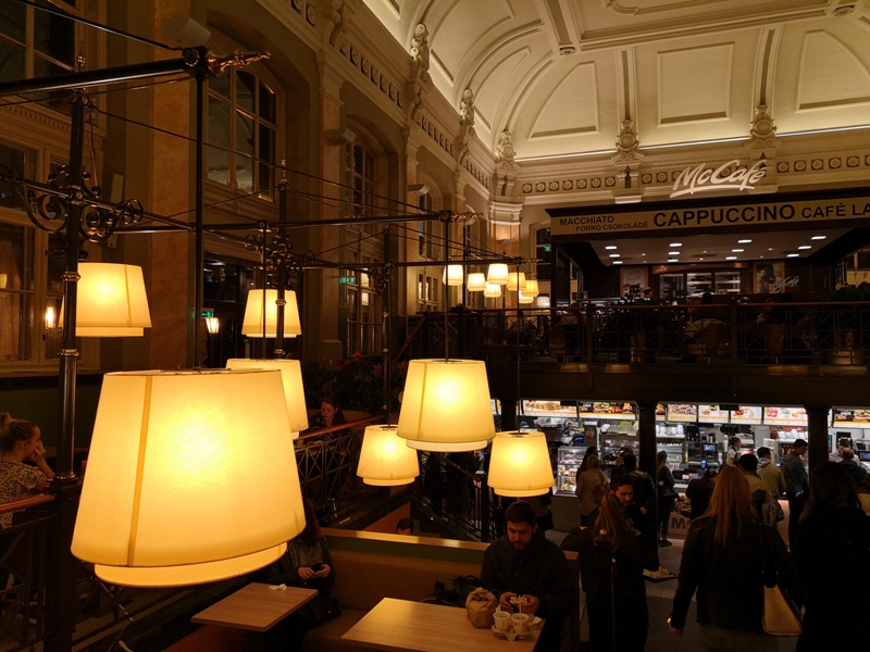 budapestmacdonald06 Budapest-世界最美麥當勞 特色鵝肝漢堡超好吃在布達佩斯