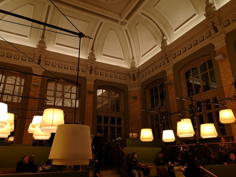 budapestmacdonald07 Budapest-世界最美麥當勞 特色鵝肝漢堡超好吃在布達佩斯