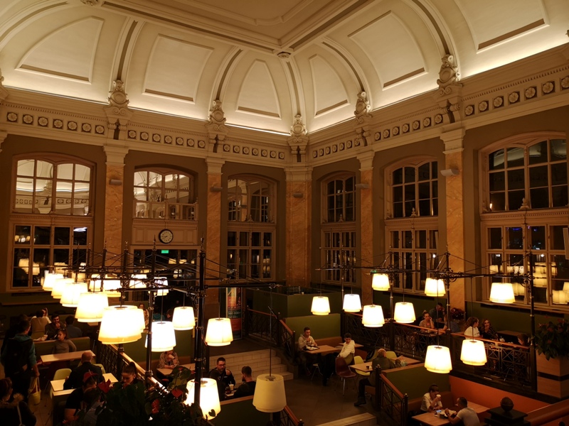 budapestmacdonald10 Budapest-世界最美麥當勞 特色鵝肝漢堡超好吃在布達佩斯