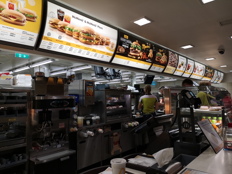 budapestmacdonald12 Budapest-世界最美麥當勞 特色鵝肝漢堡超好吃在布達佩斯