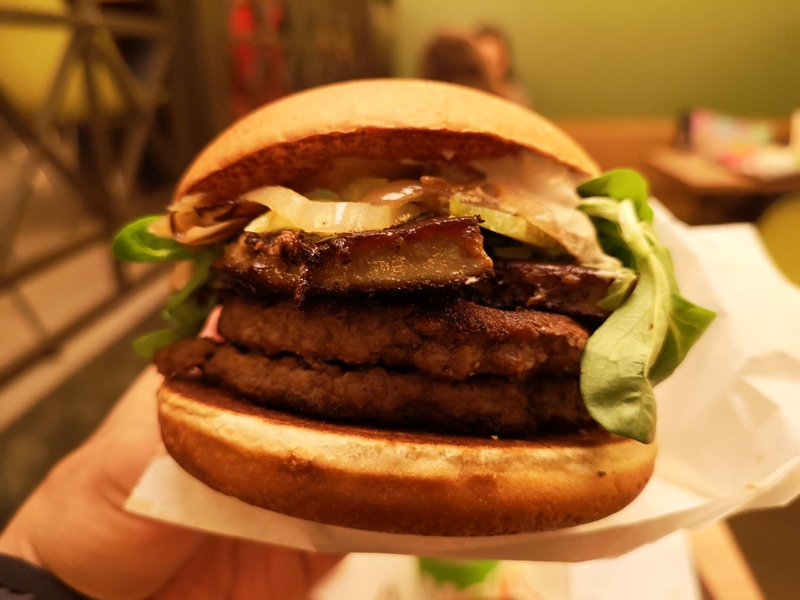 budapestmacdonald14 Budapest-世界最美麥當勞 特色鵝肝漢堡超好吃在布達佩斯