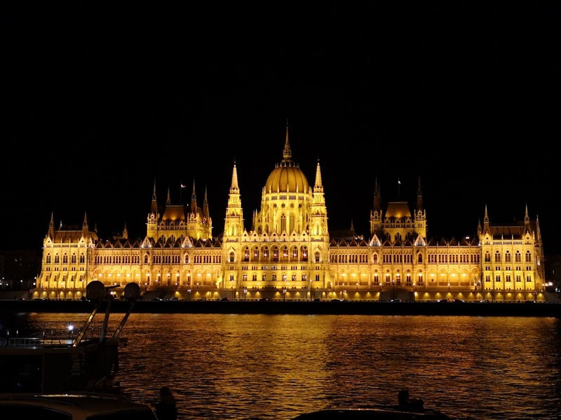 budapestparliament23 Budapest-國會大廈 閃耀布達佩斯的城堡