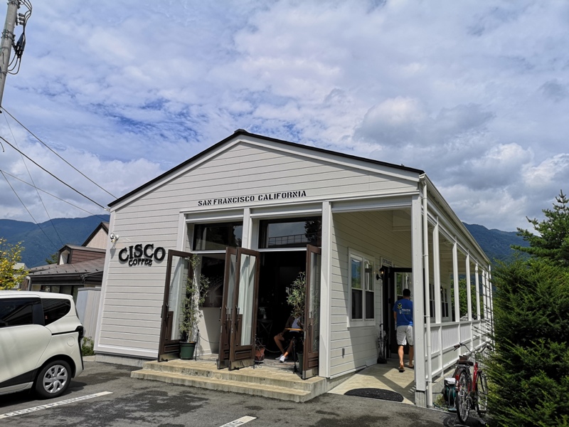 Kawaguchiko-Cisco Coffee浪漫白色小木屋 河口湖畔美式咖啡館 滿滿美加的味道