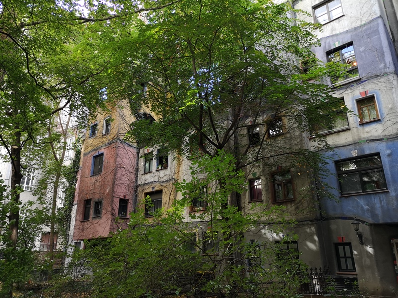 hundredwater001005 Vienna-百水公寓 色彩繽紛綠意 維也納特色建築