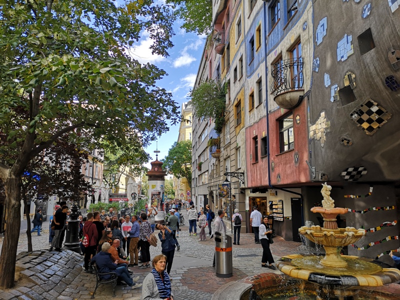 hundredwater001007 Vienna-百水公寓 色彩繽紛綠意 維也納特色建築