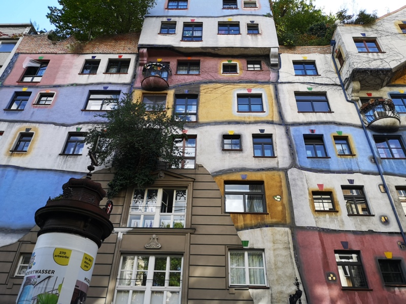 hundredwater001009 Vienna-百水公寓 色彩繽紛綠意 維也納特色建築