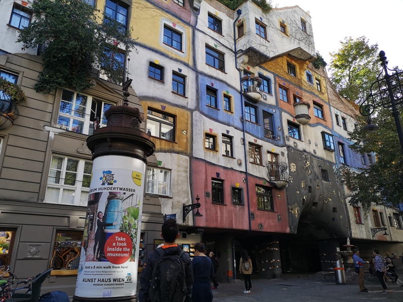 hundredwater001014 Vienna-百水公寓 色彩繽紛綠意 維也納特色建築