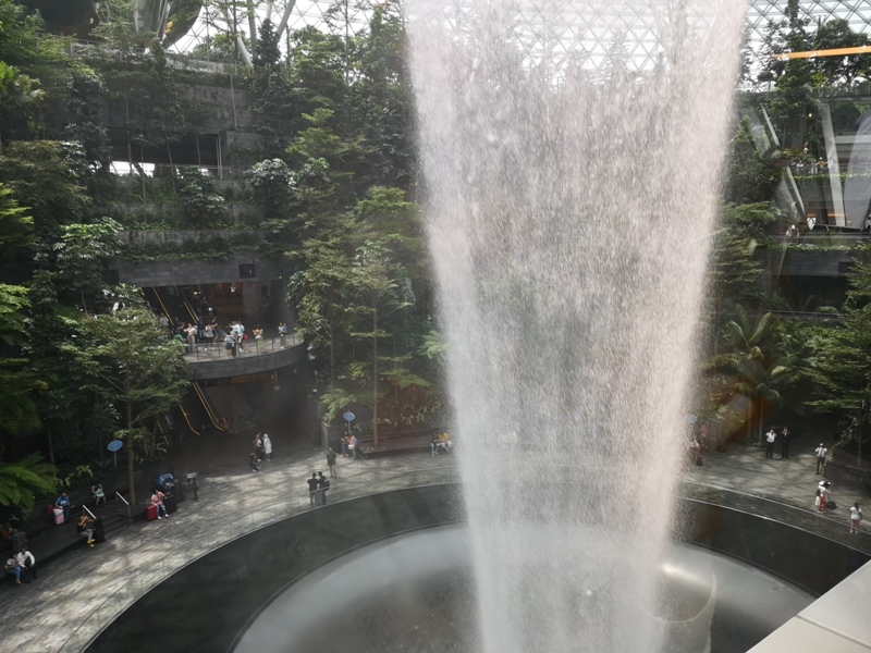 jewelchangi04 Singapore-Jewel Changi星耀樟宜 城市中的森林谷 綠意中人工瀑布雨漩渦超吸精 新加坡樟宜機場必訪
