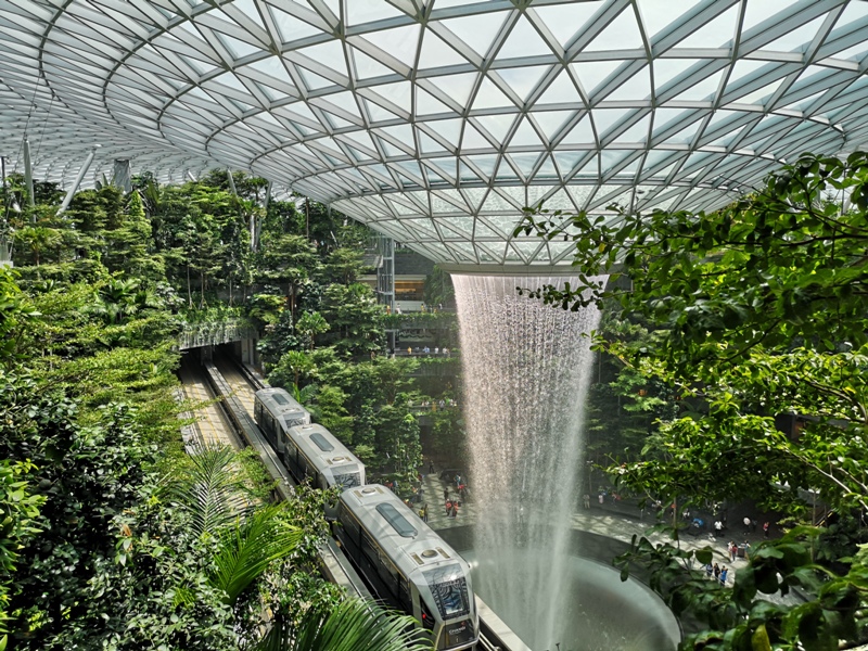 jewelchangiiii07 Singapore-Jewel Changi星耀樟宜 城市中的森林谷 綠意中人工瀑布雨漩渦超吸精 新加坡樟宜機場必訪