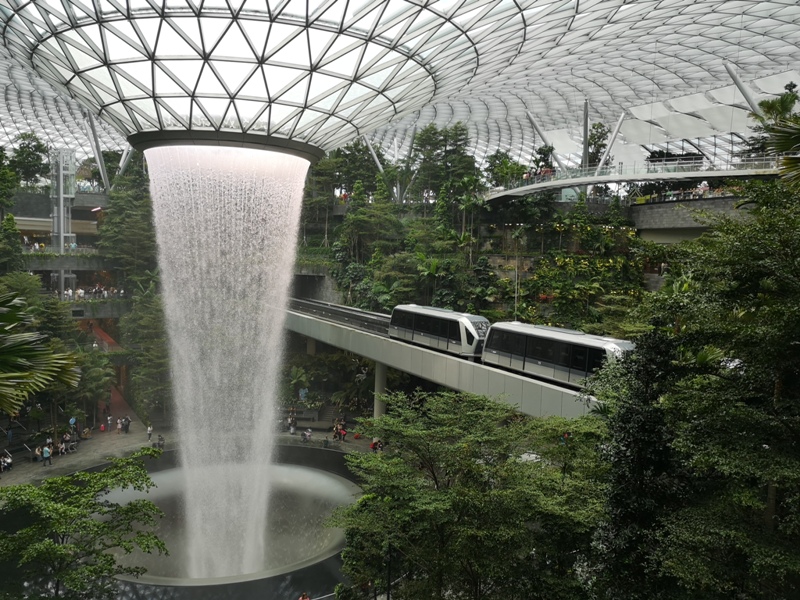 jewelchangiiii09 Singapore-Jewel Changi星耀樟宜 城市中的森林谷 綠意中人工瀑布雨漩渦超吸精 新加坡樟宜機場必訪