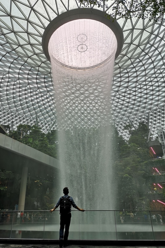 Singapore-Jewel Changi星耀樟宜 城市中的森林谷 綠意中人工瀑布雨漩渦超吸精 新加坡樟宜機場必訪