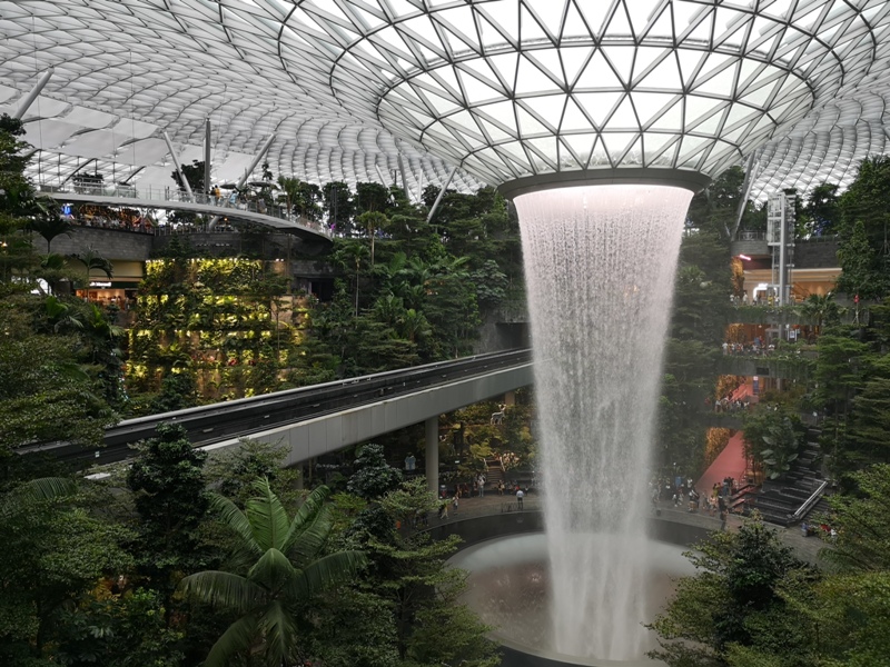 jewelchangiiii23 Singapore-Jewel Changi星耀樟宜 城市中的森林谷 綠意中人工瀑布雨漩渦超吸精 新加坡樟宜機場必訪