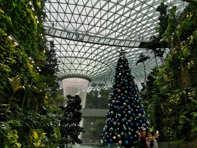 jewelchangiiii24 Singapore-Jewel Changi星耀樟宜 城市中的森林谷 綠意中人工瀑布雨漩渦超吸精 新加坡樟宜機場必訪