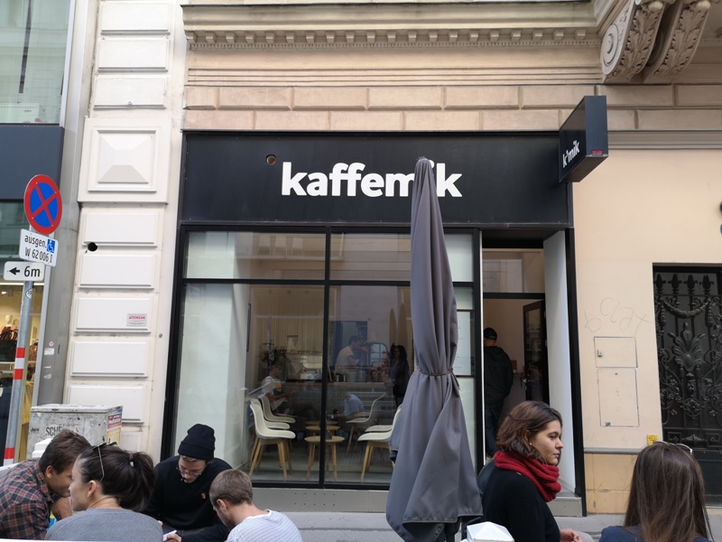 Vienna-維也納Kaffemik簡約不起眼鬧中取靜來一杯手沖咖啡