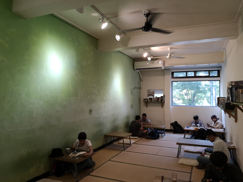 ruhcafe12 苓雅-路人咖啡Ruh Cafe生日公園旁最佳休憩場所 榻榻米超舒適...