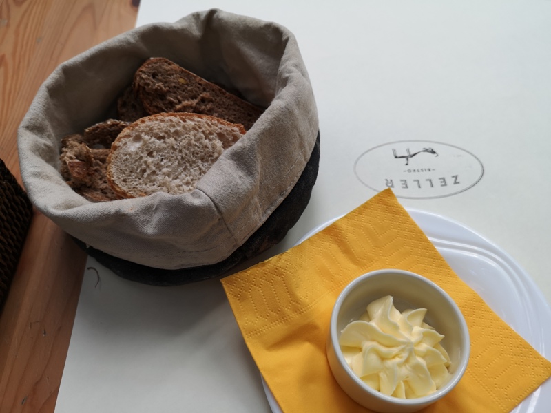 zeller08 Budapest-布達佩斯Zeller Bistro軟香滑順鵝肝前菜搭酥香的鴨胸...好吃好吃