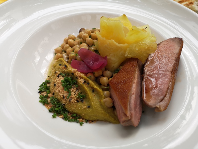 zeller14 Budapest-布達佩斯Zeller Bistro軟香滑順鵝肝前菜搭酥香的鴨胸...好吃好吃