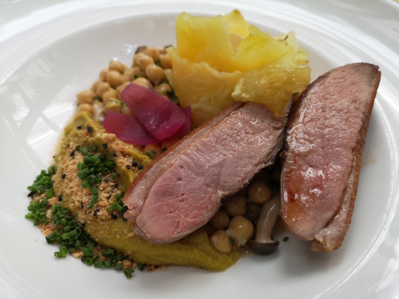 zeller15 Budapest-布達佩斯Zeller Bistro軟香滑順鵝肝前菜搭酥香的鴨胸...好吃好吃