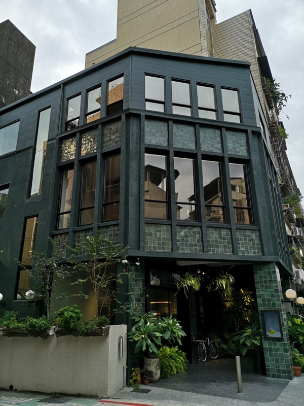 大安-貳房苑 超美設計 園藝咖啡甜點 潮州街咖啡館有點潮…
