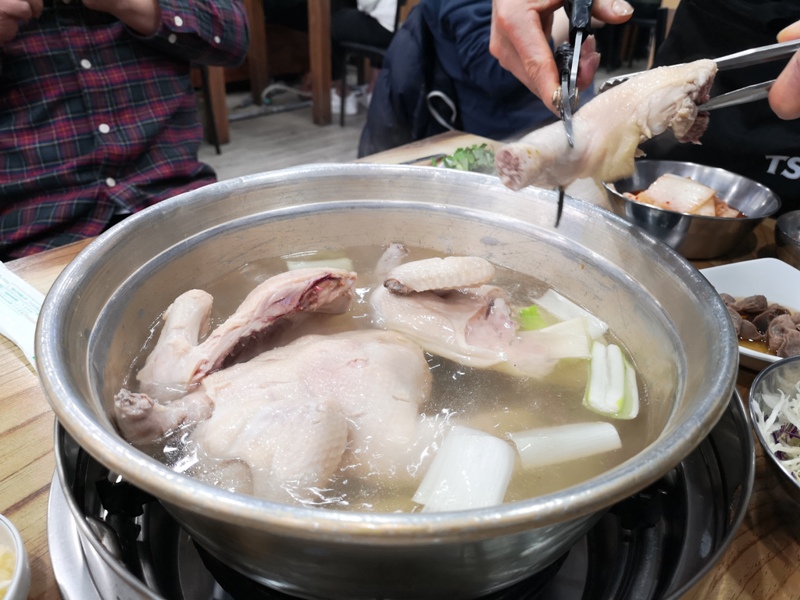 onechicken10 Seoul-首爾공릉 닭한마리孔陵一隻雞(東大門店) 冷冷的天熱熱的鍋 好好吃的雞料理