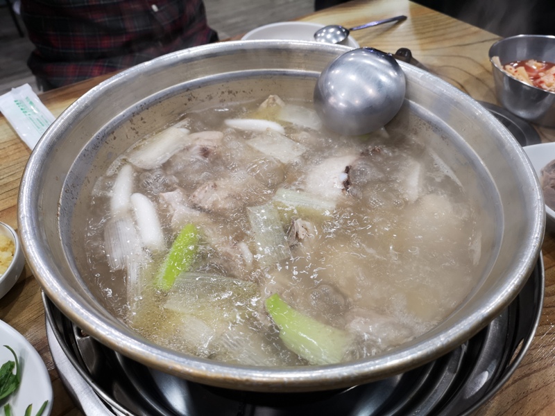 onechicken11 Seoul-首爾공릉 닭한마리孔陵一隻雞(東大門店) 冷冷的天熱熱的鍋 好好吃的雞料理