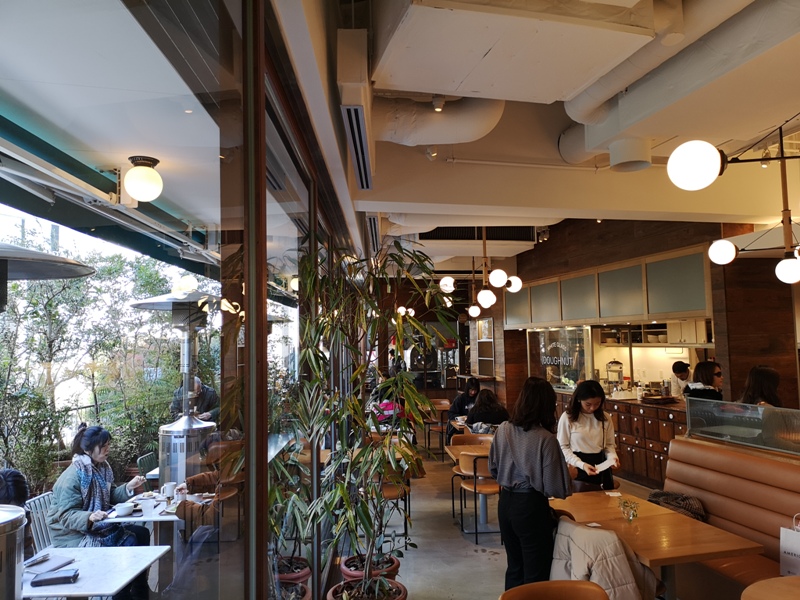 whiteglass14 Shibuya-澀谷White Glass Coffee 有著綠意庭園咖啡館悠閒舒適