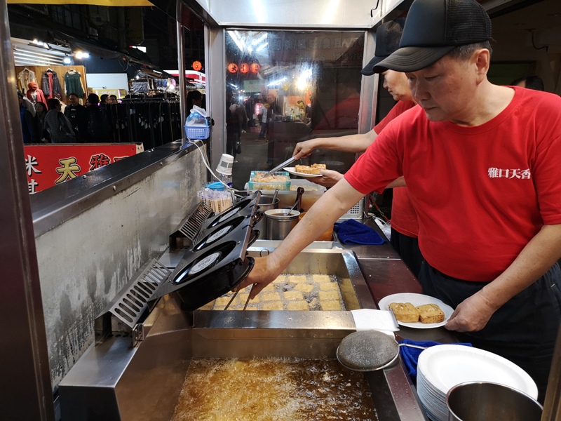 yako04 大安-雅口天香臭豆腐 必比登推薦 通化夜市酥香軟嫩多汁的臭豆腐