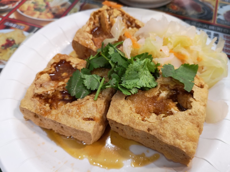 yako08 大安-雅口天香臭豆腐 必比登推薦 通化夜市酥香軟嫩多汁的臭豆腐