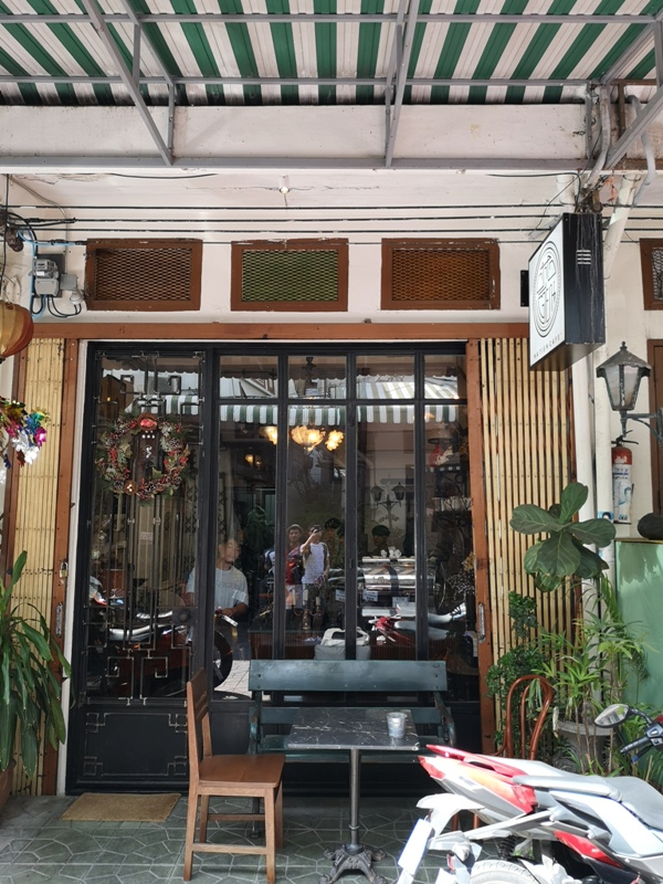 Bangkok-Ha Tien Cafe曼谷臥佛寺旁 復古華麗的咖啡館