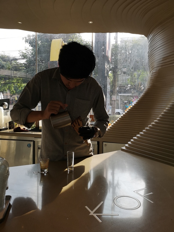 KOF12 Bangkok-甜筒拿鐵創意十足 小而美曼谷KOF Thonglor