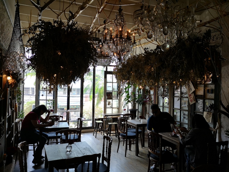 floralcafebkk170105 Bangkok-Floral Cafe at Napasorn曼谷花市旁滿滿花香古物的咖啡館