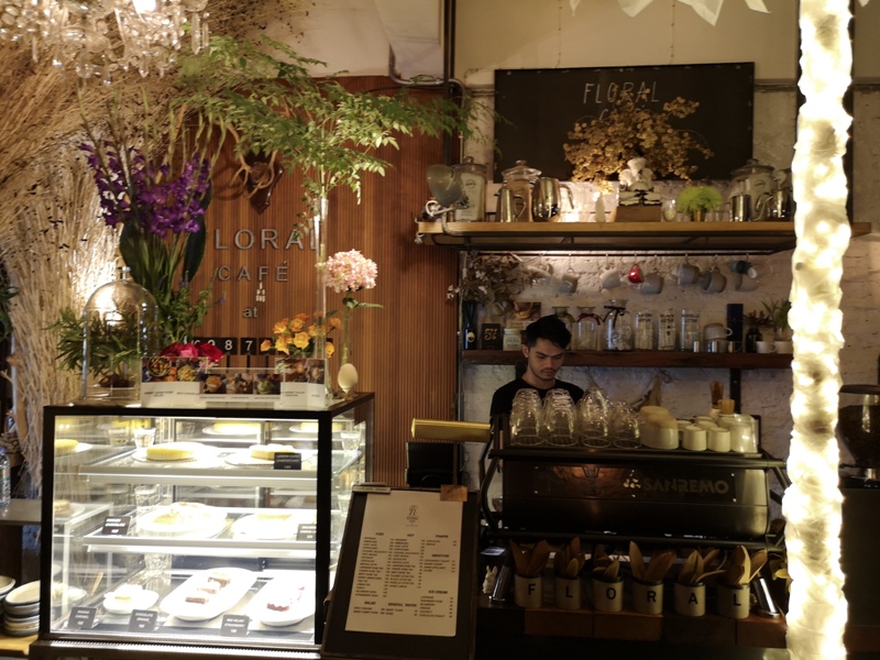 floralcafebkk170107 Bangkok-Floral Cafe at Napasorn曼谷花市旁滿滿花香古物的咖啡館