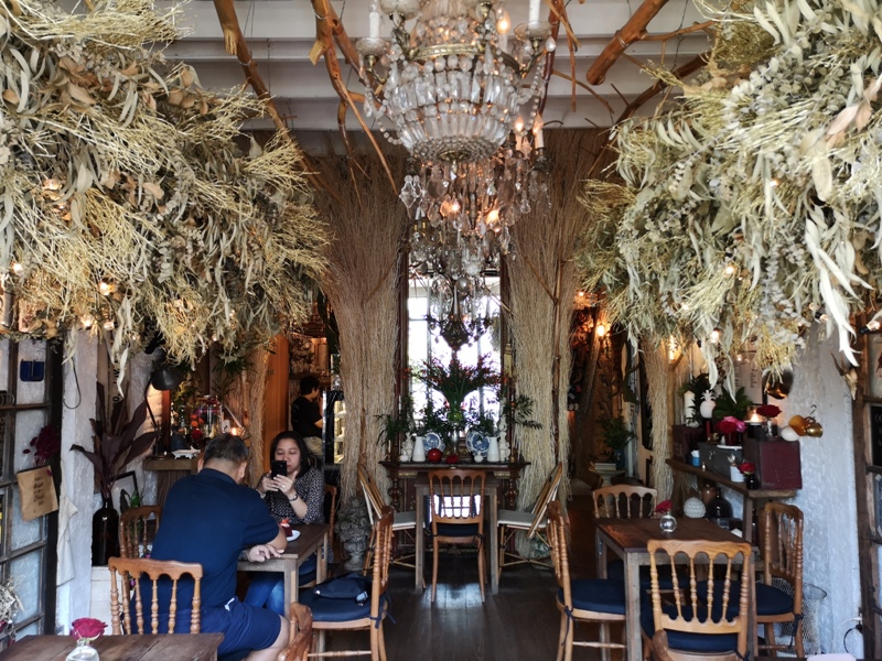 floralcafebkk170111 Bangkok-Floral Cafe at Napasorn曼谷花市旁滿滿花香古物的咖啡館