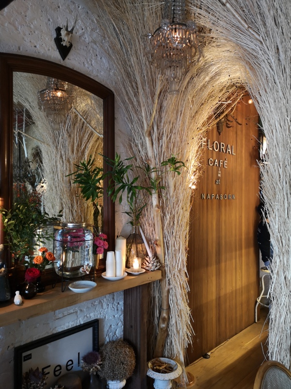 floralcafebkk170115 Bangkok-Floral Cafe at Napasorn曼谷花市旁滿滿花香古物的咖啡館