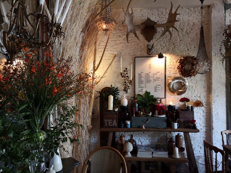 floralcafebkk170116 Bangkok-Floral Cafe at Napasorn曼谷花市旁滿滿花香古物的咖啡館