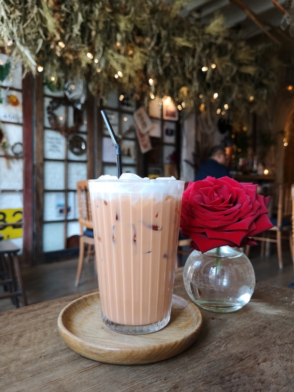 floralcafebkk170120 Bangkok-Floral Cafe at Napasorn曼谷花市旁滿滿花香古物的咖啡館