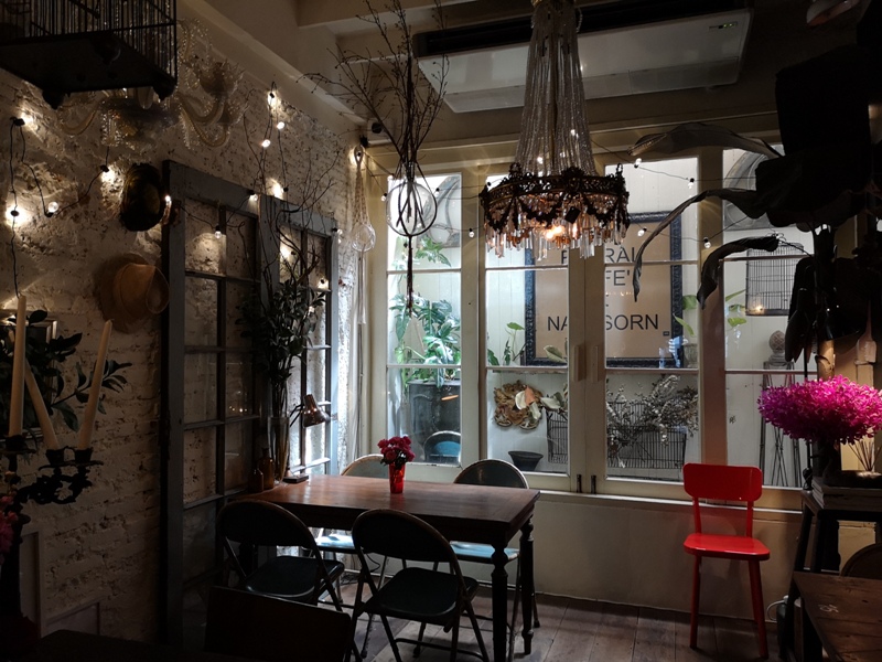 floralcafebkk170126 Bangkok-Floral Cafe at Napasorn曼谷花市旁滿滿花香古物的咖啡館