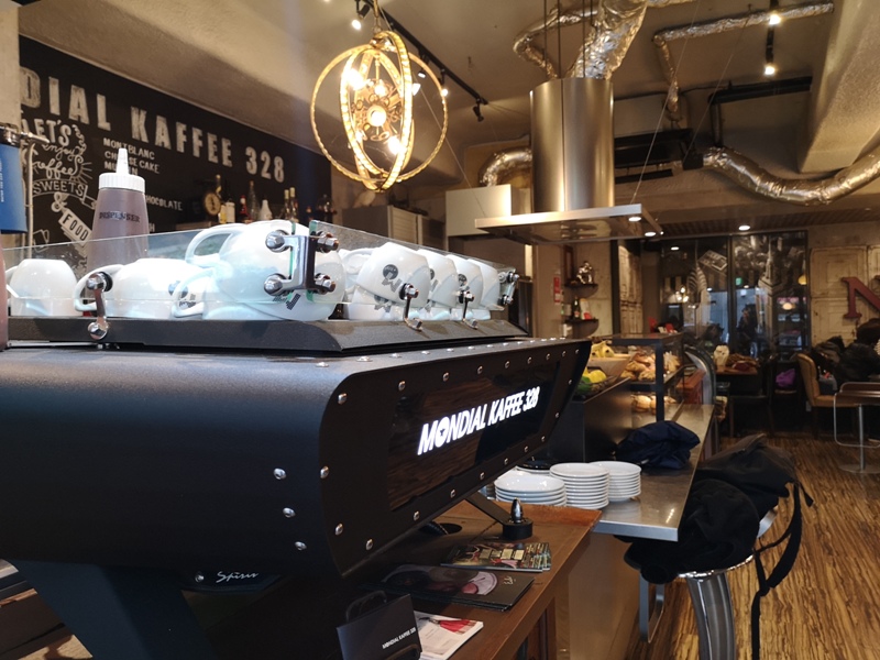 mondialcoffee03 Osaka-Mondial Kaffee大阪難波附近美式復古風咖啡館 果真冠軍的拉花啊