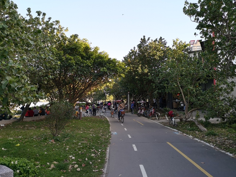 mamamouth04 八里-媽媽嘴咖啤 藍天綠意紅樹林 最有話題的咖啡館