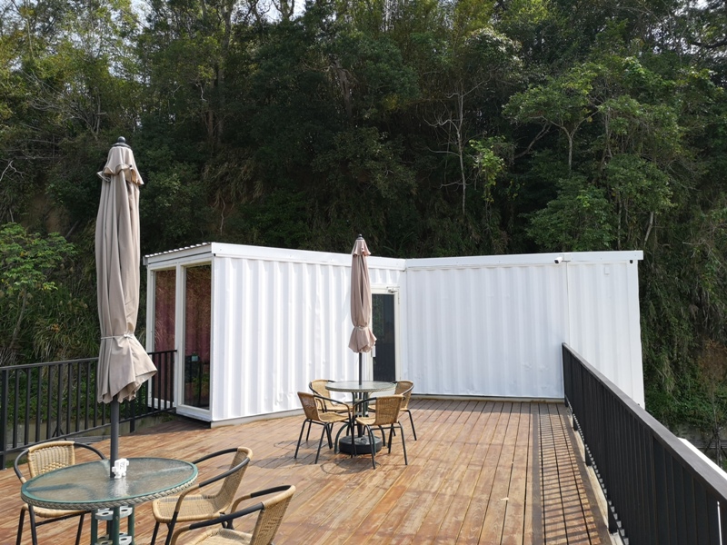 rainbowcoffee17 峨眉-89咖啡 美麗蜿蜒台三線旁的一抹彩虹貨櫃屋