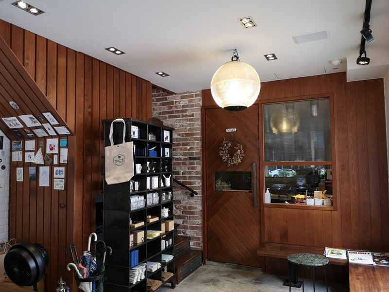 hausinc10 台中北區-HAUSINC CAFE簡約現代明亮舒適 一杯咖啡飲春光